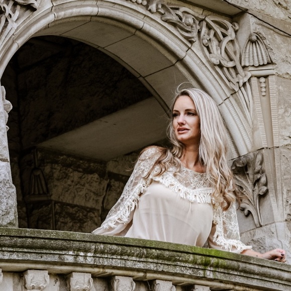 Beautiful Boho Handmade Boutique Lace Top - Picture 4 of 6